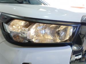 Toyota Hilux 2.4GD-6 double cab Raider manual - Image 17