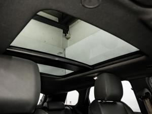 Land Rover Range Rover Evoque D200 R-Dynamic HSE - Image 21