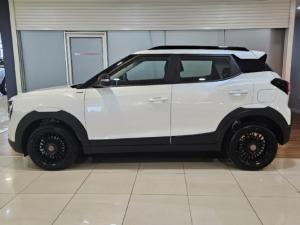 Mahindra XUV 3XO 1.2T AX5 auto - Image 9