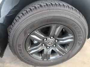 Toyota Hilux 2.4GD-6 single cab Raider manual - Image 11