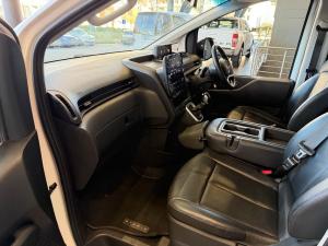 Hyundai Staria 2.2D Executive 9-seater - Image 17
