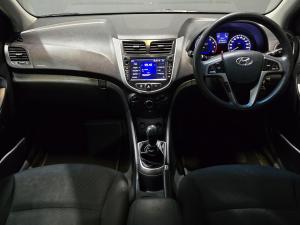 Hyundai Accent sedan 1.6 Fluid - Image 11