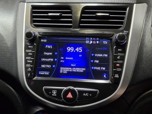 Hyundai Accent sedan 1.6 Fluid - Image 15