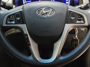 Hyundai Accent sedan 1.6 Fluid - Image 18