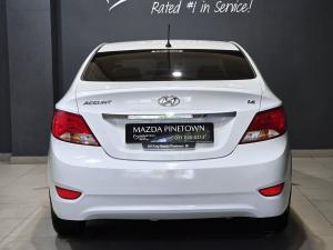Hyundai Accent sedan 1.6 Fluid - Image 21