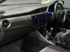 Toyota Corolla Quest 1.8 Plus manual - Image 10