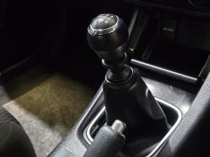 Toyota Corolla Quest 1.8 Plus manual - Image 18