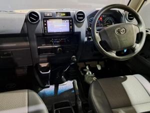 Toyota Land Cruiser 79 4.0 V6 single cab - Image 13