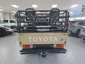 Toyota Land Cruiser 79 2.8GD-6 double cab auto - Image 5