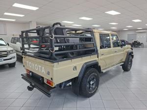 Toyota Land Cruiser 79 2.8GD-6 double cab auto - Image 2