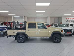 Toyota Land Cruiser 79 2.8GD-6 double cab auto - Image 3