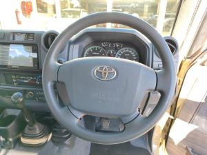 Toyota Land Cruiser 79 4.5D-4D V8 double cab LX - Image 8