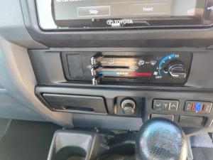 Toyota Land Cruiser 79 4.5D-4D V8 double cab LX - Image 17