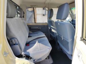 Toyota Land Cruiser 79 4.5D-4D V8 double cab LX - Image 19
