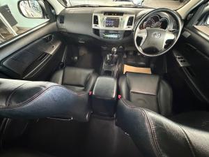 Toyota Hilux 3.0D-4D double cab Raider Legend 45 - Image 6