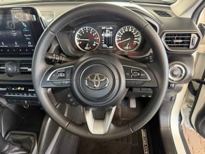 Toyota Urban Cruiser 1.5 XR manual - Image 8