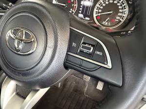 Toyota Urban Cruiser 1.5 XR manual - Image 10