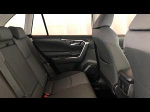 Toyota RAV4 2.0 GX auto - Image 12