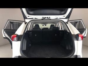 Toyota RAV4 2.0 GX auto - Image 13