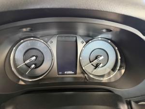 Toyota Hilux 2.4GD-6 single cab Raider manual - Image 11