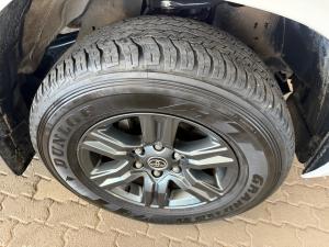 Toyota Hilux 2.4GD-6 single cab Raider manual - Image 14