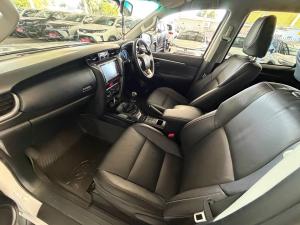 Toyota Fortuner 2.4GD-6 manual - Image 7