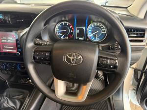 Toyota Fortuner 2.4GD-6 manual - Image 8