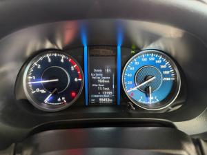 Toyota Fortuner 2.4GD-6 manual - Image 11