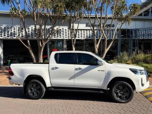 Toyota Hilux 2.8GD-6 double cab Raider auto - Image 3