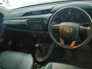 Toyota Hilux 2.0 single cab S (aircon) - Image 6