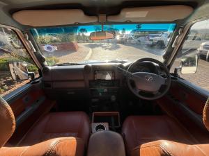 Toyota Land Cruiser 79 4.5D-4D V8 double cab LX - Image 6