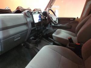 Toyota Land Cruiser 79 4.5DS/C - Image 7