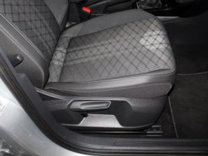 Volkswagen T-CROSS 1.0 TSI R-LINE DSG - Image 17