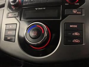 Kia Cerato 2.0 Koup automatic - Image 10
