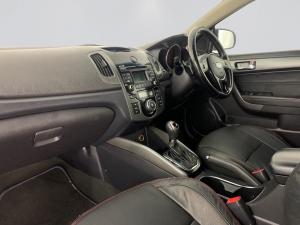 Kia Cerato 2.0 Koup automatic - Image 14