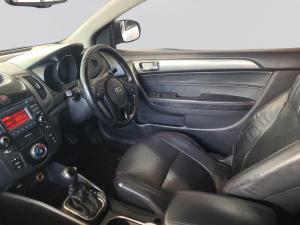 Kia Cerato 2.0 Koup automatic - Image 3