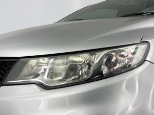Kia Cerato 2.0 Koup automatic - Image 4