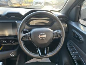 Nissan Magnite 1.0 Turbo Acenta Kuro auto - Image 5