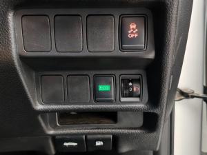 Nissan X-Trail 2.5 4x4 Acenta Plus - Image 14