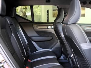 Volvo XC40 Recharge Single Motor Plus - Image 10