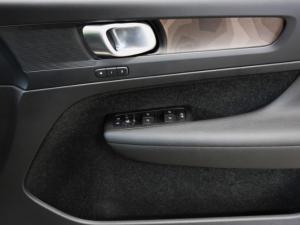 Volvo XC40 Recharge Single Motor Plus - Image 22