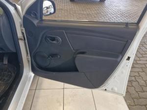 Nissan NP200 1.6i safety pack (aircon) - Image 11