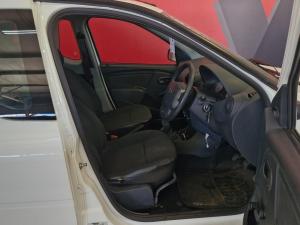 Nissan NP200 1.6i safety pack (aircon) - Image 9
