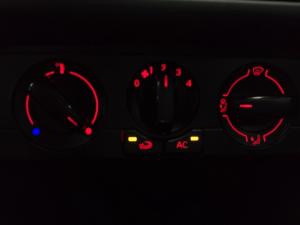 Volkswagen Polo Vivo hatch 1.4 Life - Image 13