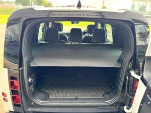 Land Rover Defender 110 D350 X-Dynamic HSE - Image 8