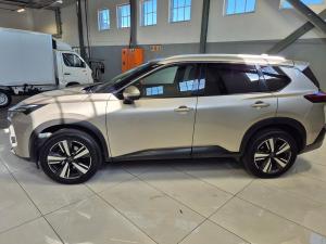 Nissan X-Trail 2.5 Acenta Plus 4WD - Image 11