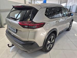 Nissan X-Trail 2.5 Acenta Plus 4WD - Image 12