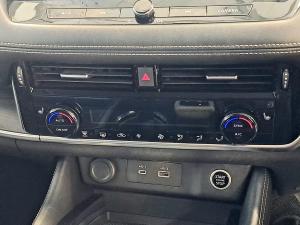 Nissan X-Trail 2.5 Acenta Plus 4WD - Image 20