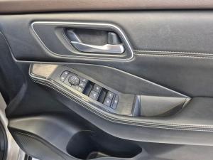 Nissan X-Trail 2.5 Acenta Plus 4WD - Image 23
