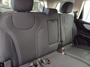 Mahindra XUV700 2.0T AX5 - Image 13